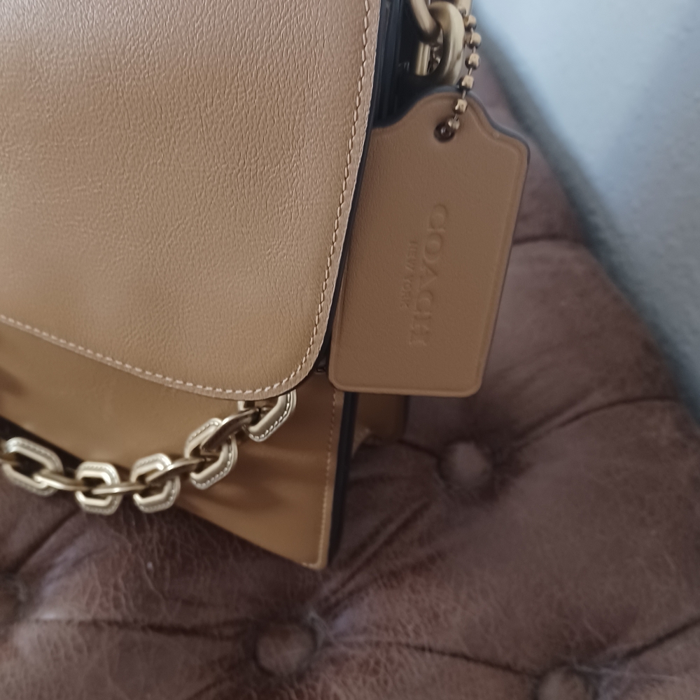 Coach Tan Leather Shoulder Bag with Gold Chain - Picture 6 of 8